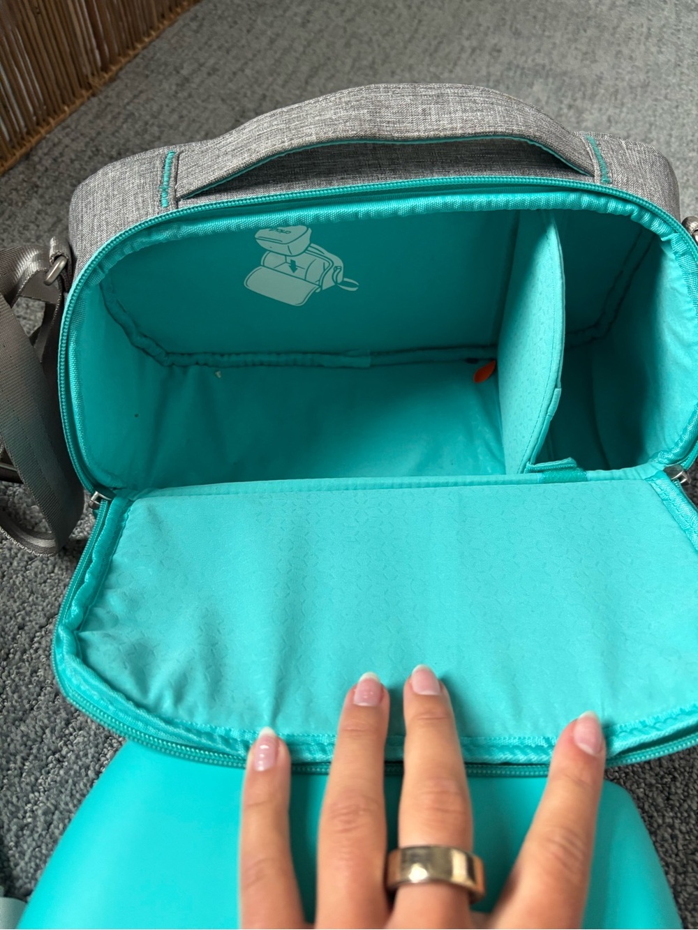Cricut Joy Compact Cutting Machine in Teal with Matching Tools - Picture 4 of 15